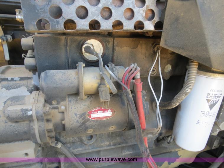 image for item A8593 1998 Gleaner R62 combine