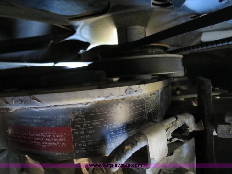 image for item A8593 1998 Gleaner R62 combine