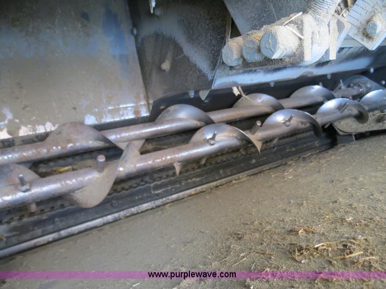 image for item A8593 1998 Gleaner R62 combine