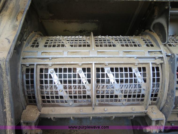 image for item A8593 1998 Gleaner R62 combine