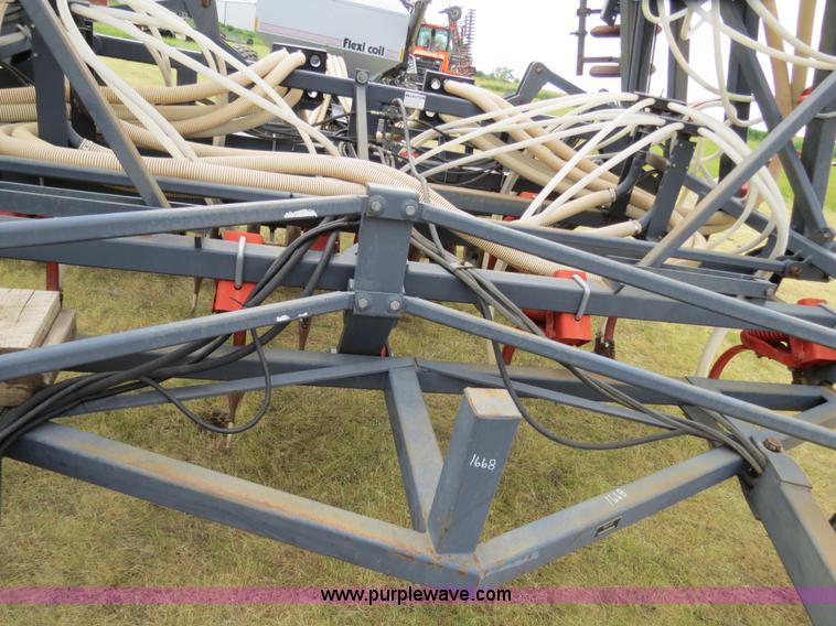 image for item A8630 1995 Flexi-Coil 5000 33' air seeder