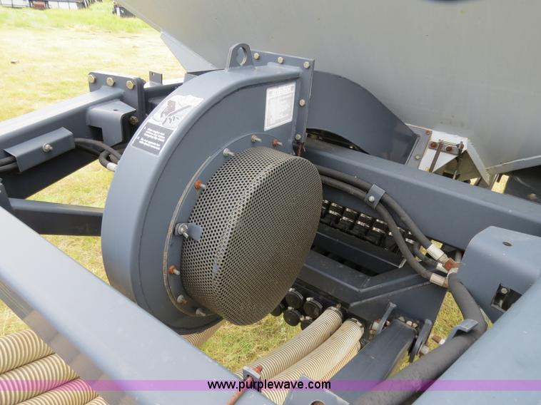 image for item A8630 1995 Flexi-Coil 5000 33' air seeder