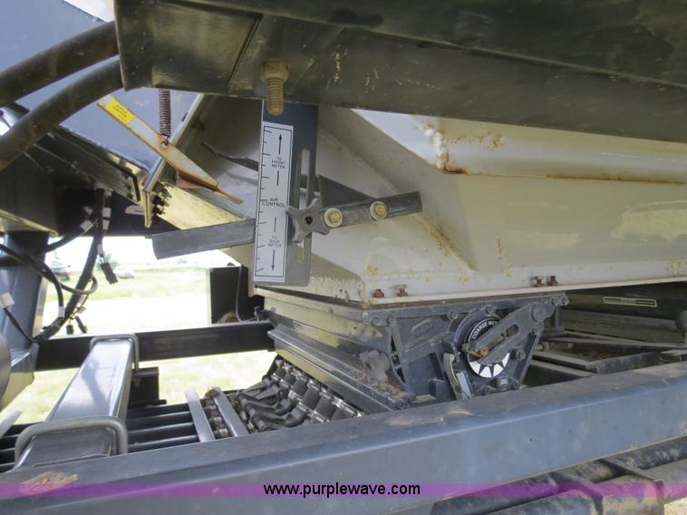 image for item A8630 1995 Flexi-Coil 5000 33' air seeder