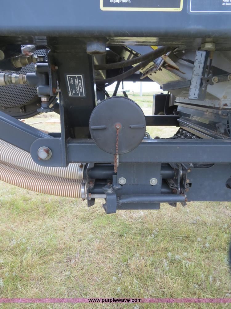 image for item A8630 1995 Flexi-Coil 5000 33' air seeder