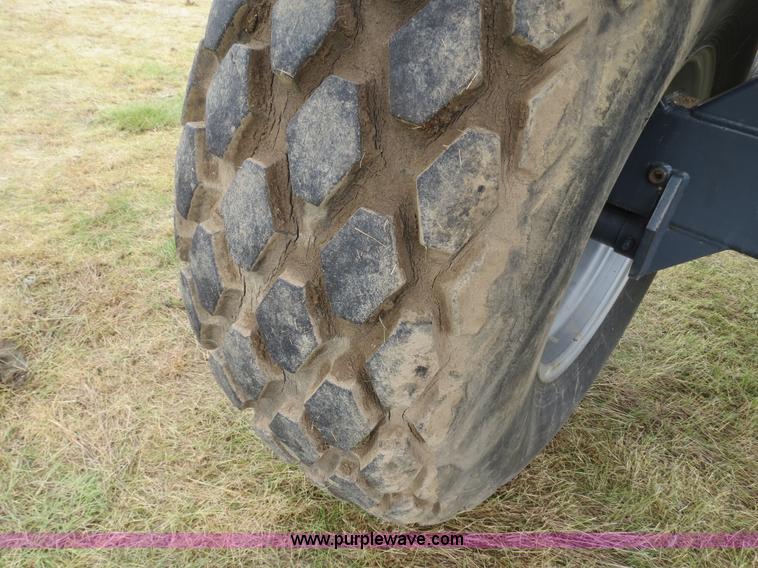 image for item A8630 1995 Flexi-Coil 5000 33' air seeder