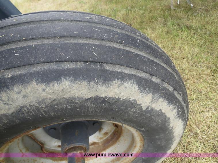 image for item A8630 1995 Flexi-Coil 5000 33' air seeder