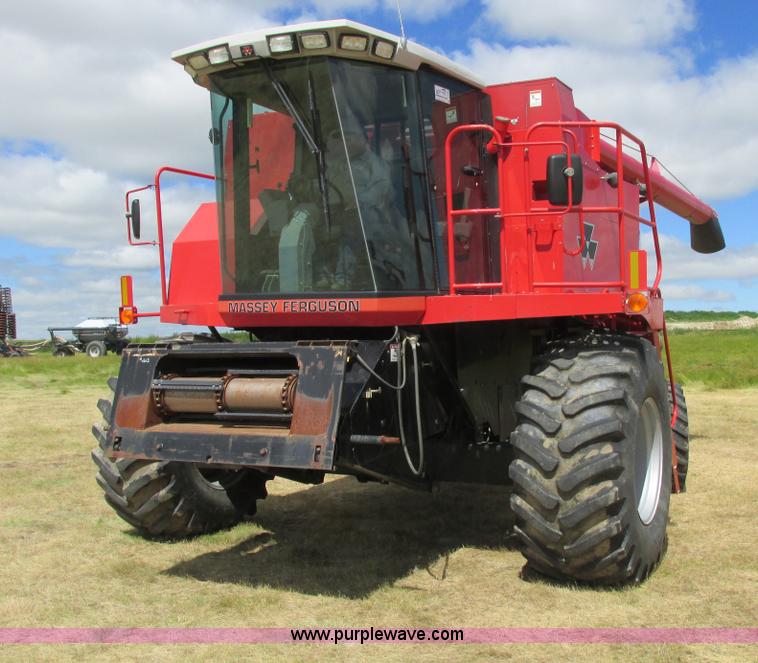 image for item A8635 2002 Massey-Ferguson 8780XP combine