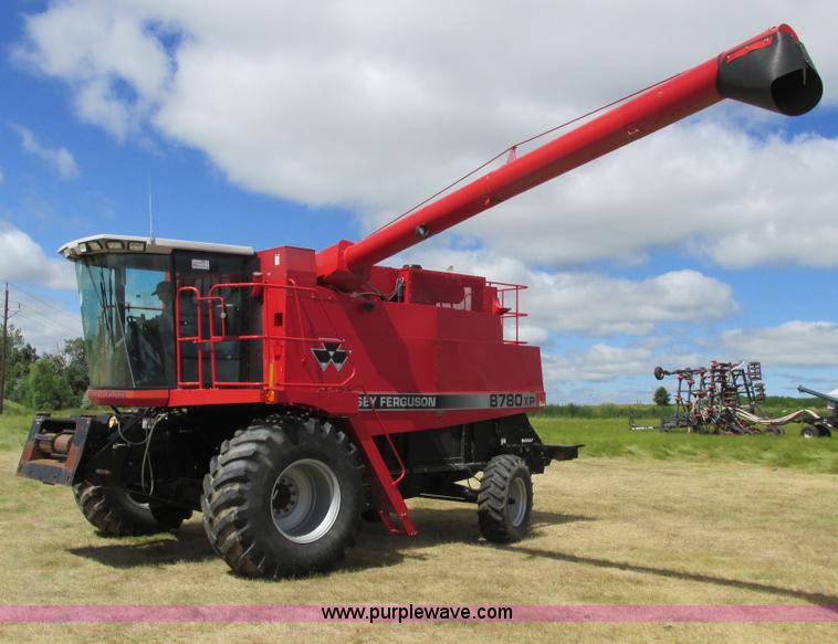 image for item A8635 2002 Massey-Ferguson 8780XP combine