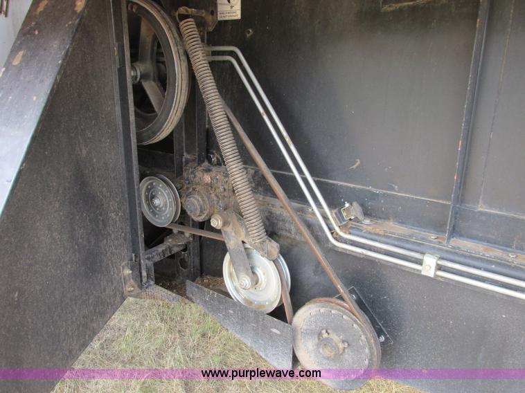 image for item A8635 2002 Massey-Ferguson 8780XP combine