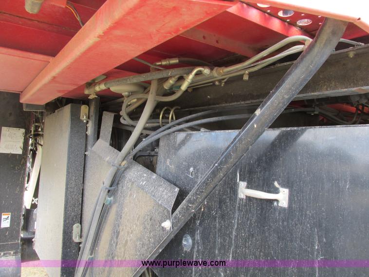 image for item A8635 2002 Massey-Ferguson 8780XP combine