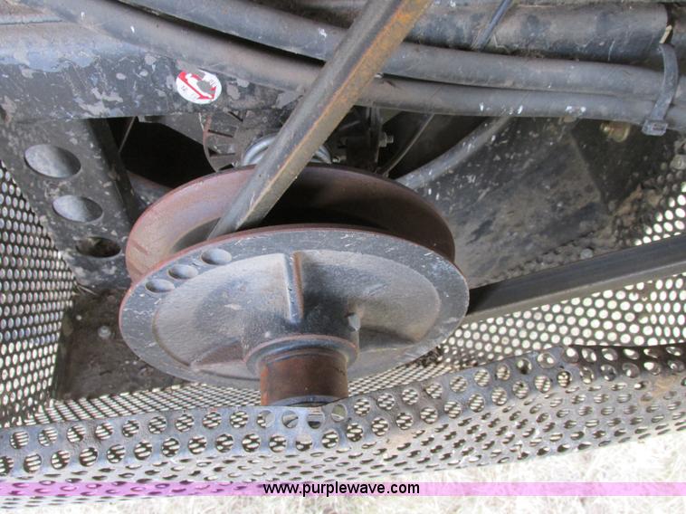 image for item A8635 2002 Massey-Ferguson 8780XP combine