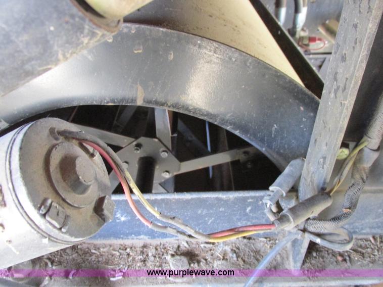 image for item A8635 2002 Massey-Ferguson 8780XP combine