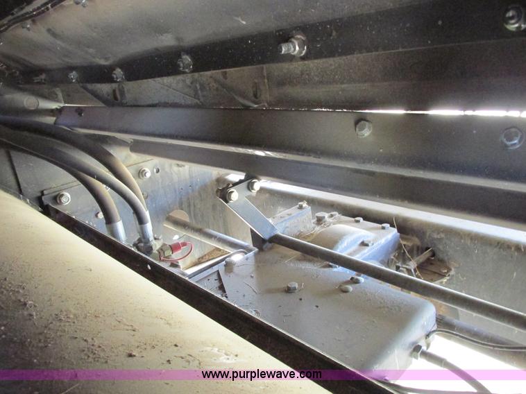 image for item A8635 2002 Massey-Ferguson 8780XP combine