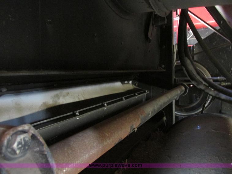 image for item A8635 2002 Massey-Ferguson 8780XP combine