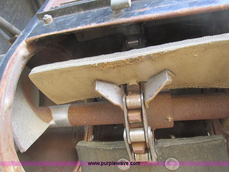 image for item A8635 2002 Massey-Ferguson 8780XP combine