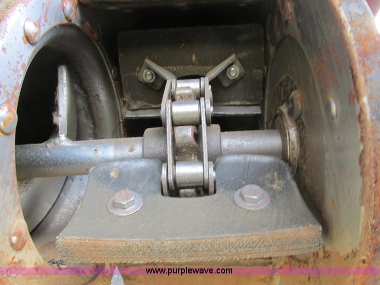 image for item A8635 2002 Massey-Ferguson 8780XP combine