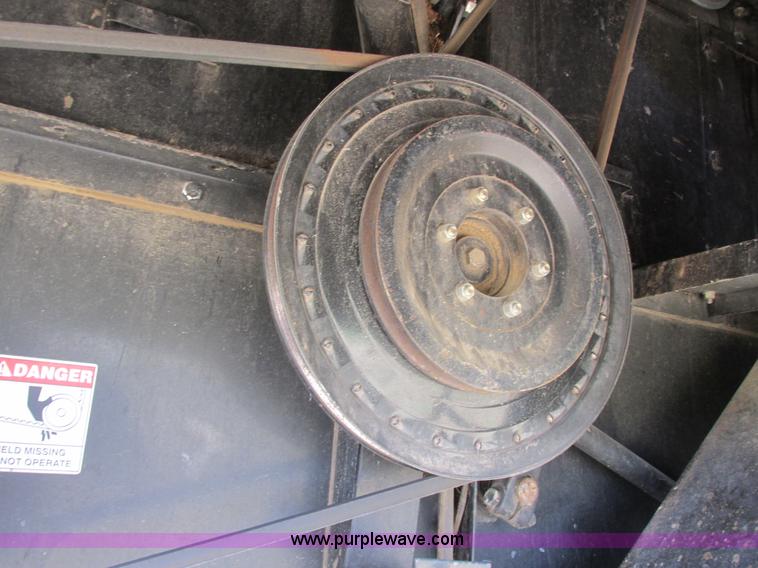 image for item A8635 2002 Massey-Ferguson 8780XP combine