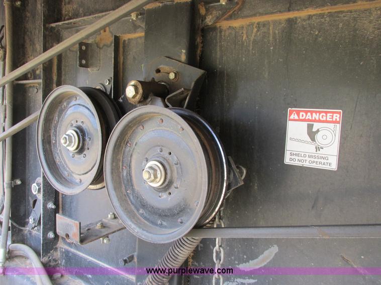 image for item A8635 2002 Massey-Ferguson 8780XP combine