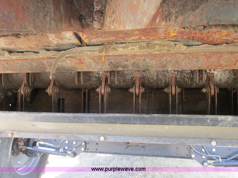 image for item A8635 2002 Massey-Ferguson 8780XP combine