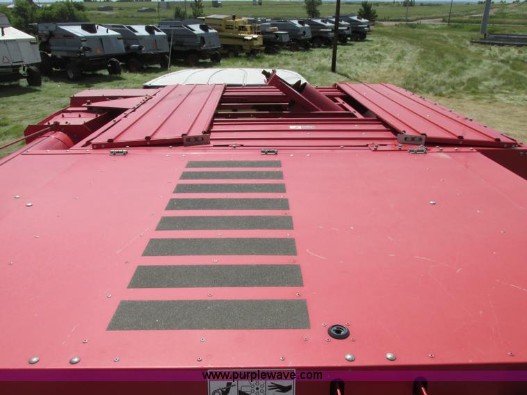 image for item A8635 2002 Massey-Ferguson 8780XP combine