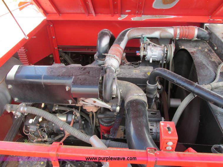 image for item A8635 2002 Massey-Ferguson 8780XP combine
