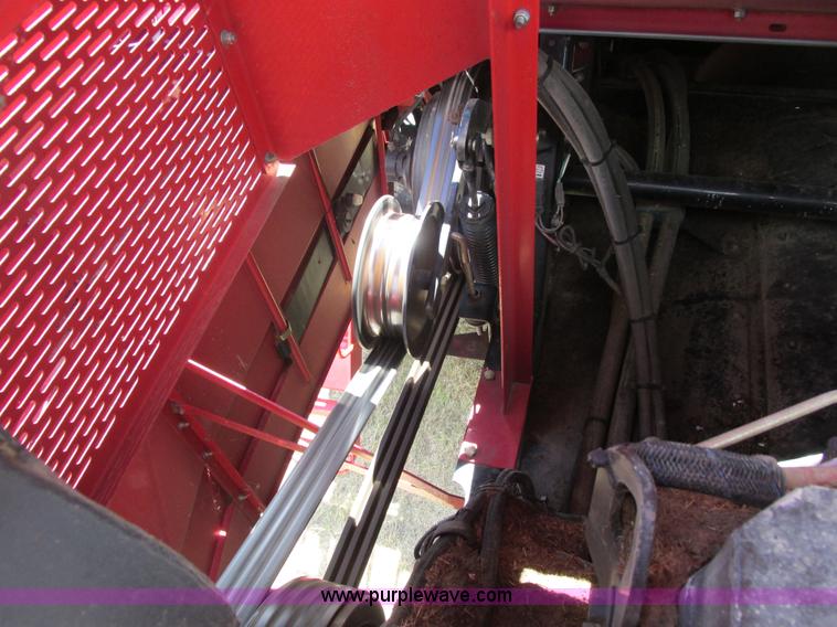 image for item A8635 2002 Massey-Ferguson 8780XP combine