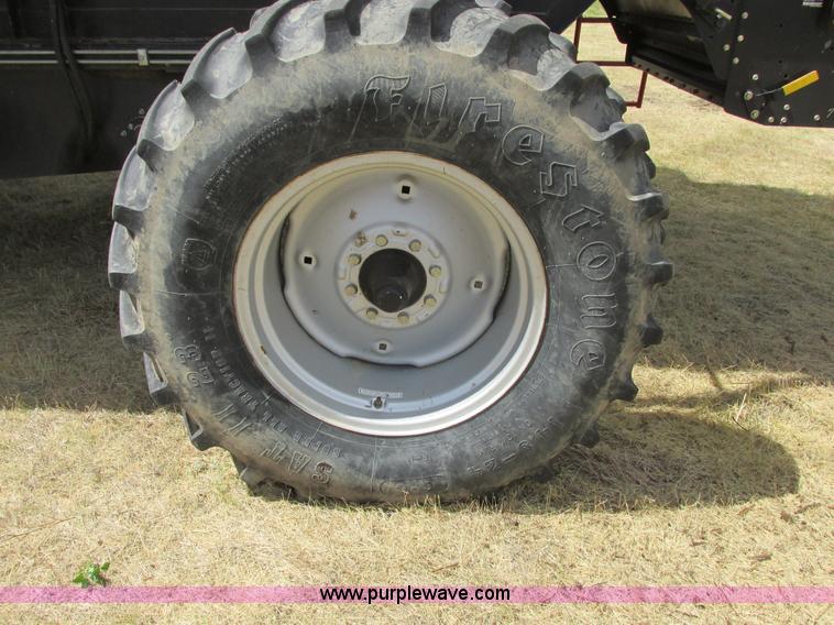 image for item A8635 2002 Massey-Ferguson 8780XP combine