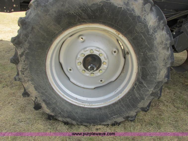 image for item A8635 2002 Massey-Ferguson 8780XP combine