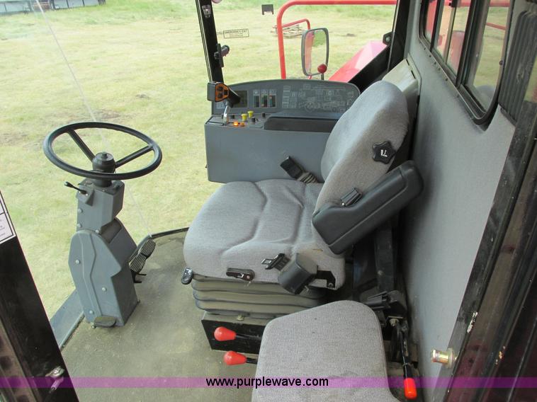 image for item A8635 2002 Massey-Ferguson 8780XP combine