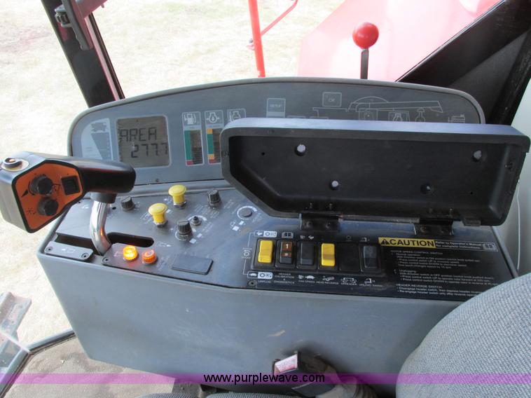 image for item A8635 2002 Massey-Ferguson 8780XP combine