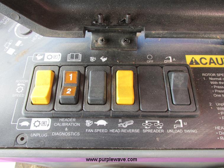 image for item A8635 2002 Massey-Ferguson 8780XP combine