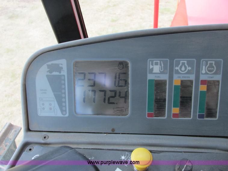 image for item A8635 2002 Massey-Ferguson 8780XP combine