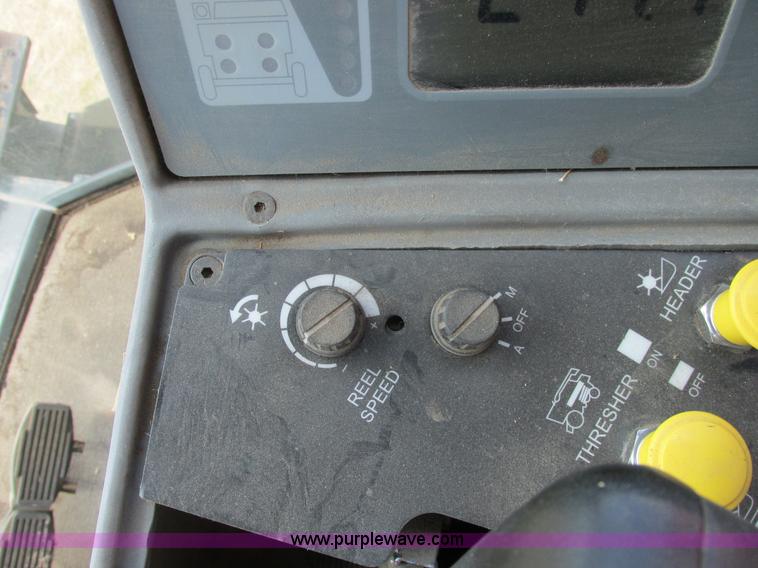 image for item A8635 2002 Massey-Ferguson 8780XP combine