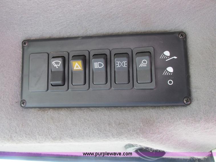 image for item A8635 2002 Massey-Ferguson 8780XP combine