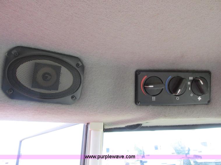 image for item A8635 2002 Massey-Ferguson 8780XP combine