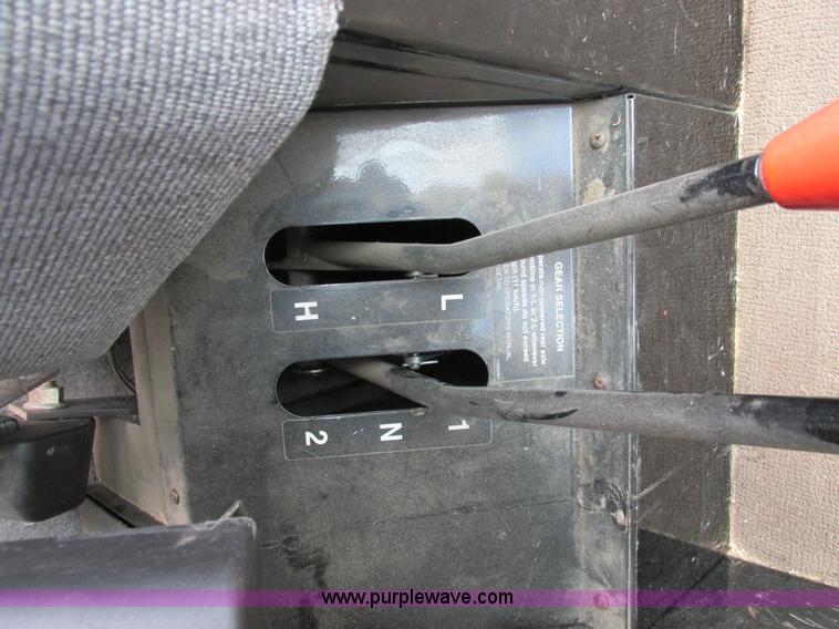 image for item A8635 2002 Massey-Ferguson 8780XP combine