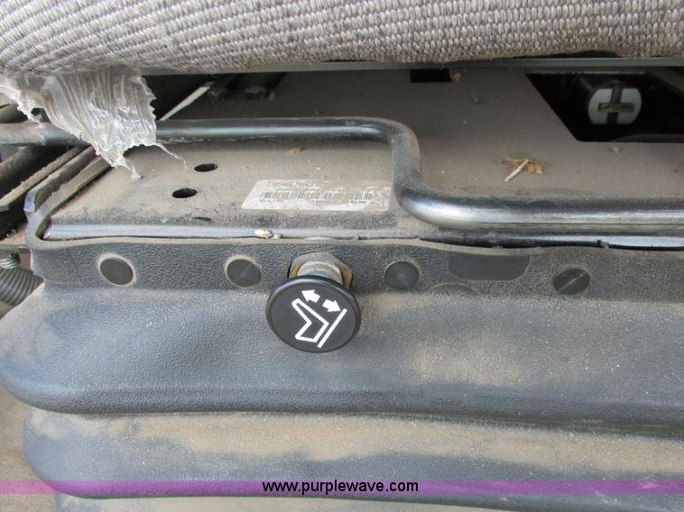 image for item A8635 2002 Massey-Ferguson 8780XP combine