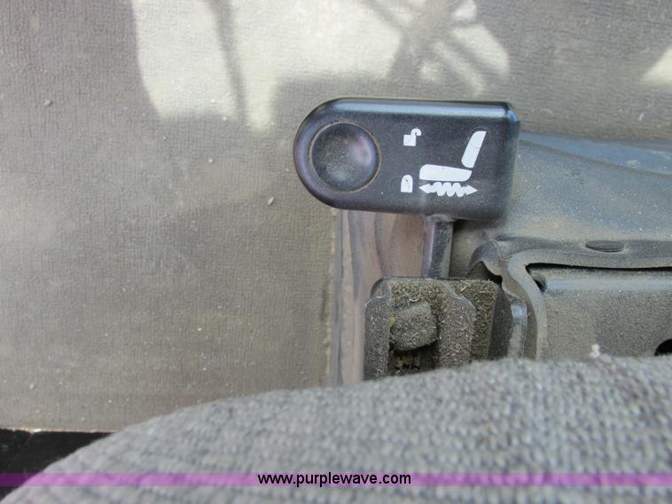 image for item A8635 2002 Massey-Ferguson 8780XP combine