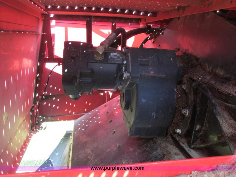 image for item A8635 2002 Massey-Ferguson 8780XP combine