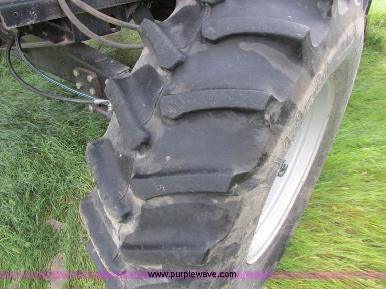 image for item A8635 2002 Massey-Ferguson 8780XP combine