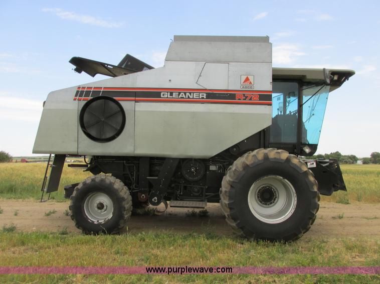 image for item A8639 1995 Gleaner R72 combine