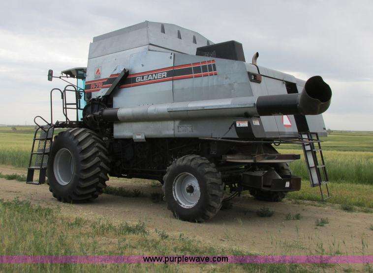 image for item A8639 1995 Gleaner R72 combine