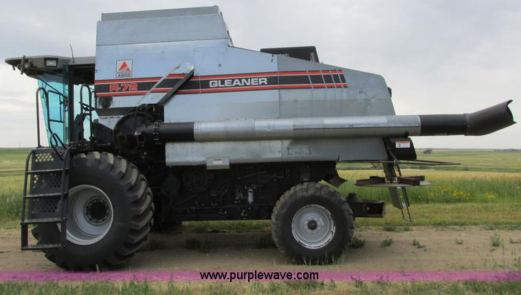 image for item A8639 1995 Gleaner R72 combine