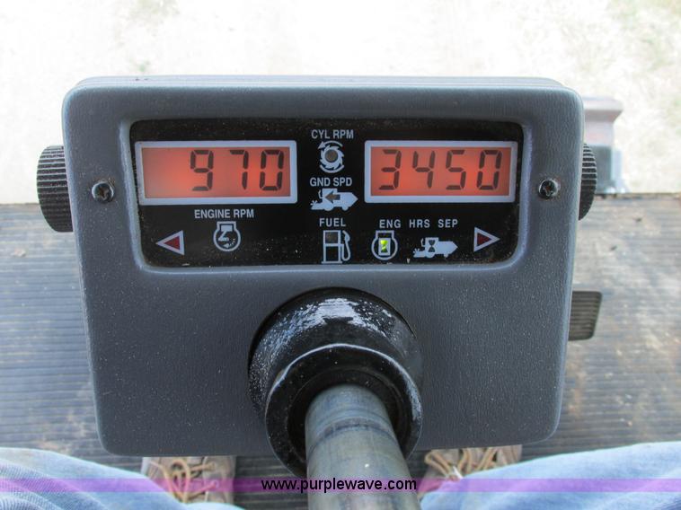 image for item A8639 1995 Gleaner R72 combine