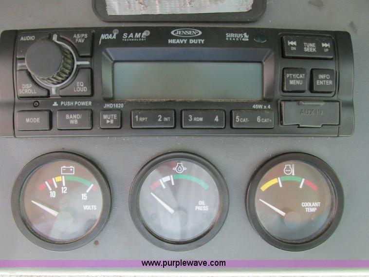 image for item A8639 1995 Gleaner R72 combine