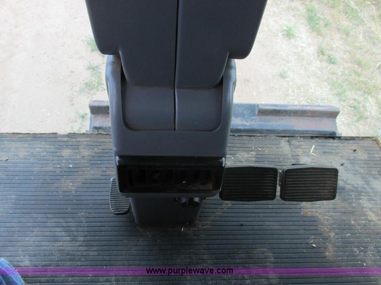 image for item A8639 1995 Gleaner R72 combine