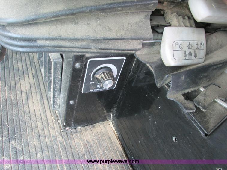 image for item A8639 1995 Gleaner R72 combine