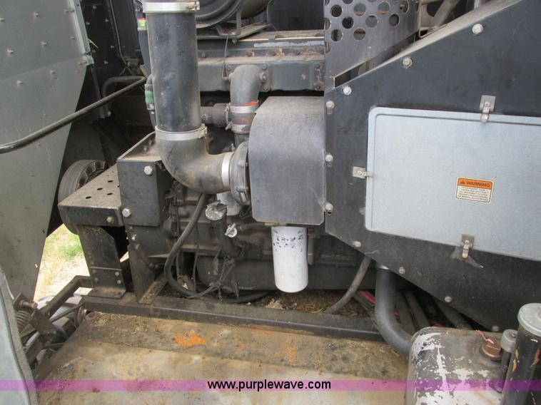 image for item A8639 1995 Gleaner R72 combine