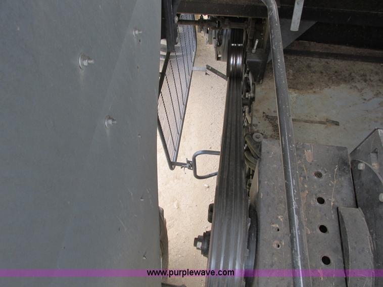 image for item A8639 1995 Gleaner R72 combine