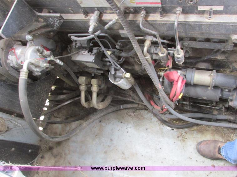 image for item A8639 1995 Gleaner R72 combine